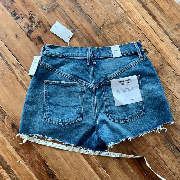 Good American Good 90s Shorts, Sz 4/27 - Picture 4 of 8